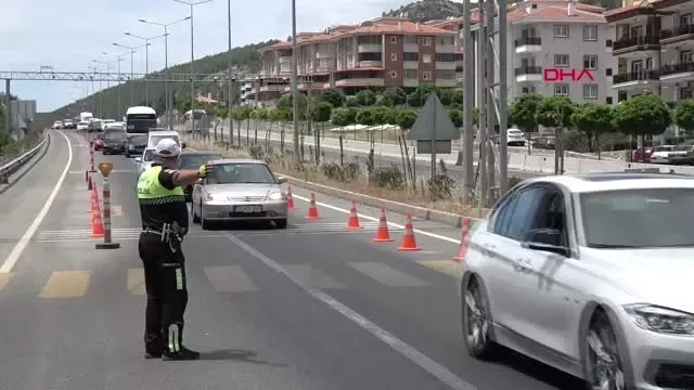 MUĞLA Ege'nin gözde turizm merkezlerine tatilci akını MUĞLA Ege'nin gözde turizm merkezlerine tatilci akını
