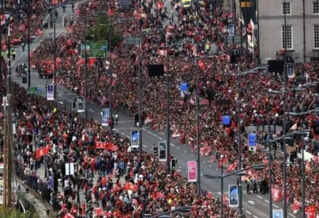 Şampiyonlar Ligi şampiyonu Liverpool, taraftarlarıyla buluştu!