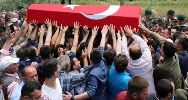 Türkiye şehitlerini uğurladı Türkiye şehitlerini uğurladı