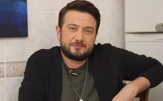 Yemekteyiz'i önümüzdeki sezon Onur Büyüktopçu'nun yerine Seda Sayan sunacak Yemekteyiz'i önümüzdeki sezon Onur Büyüktopçu'nun yerine Seda Sayan sunacak