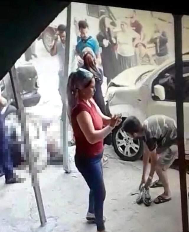 Adana'da korkunç kaza! toy sürücü kaldırımda oturan iki kadını bunun benzeri ezdi