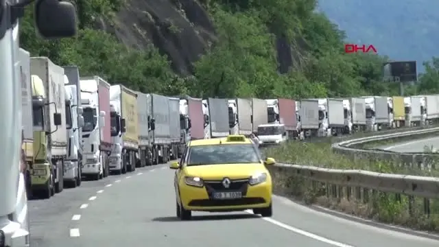 ARTVİN Sarp Sınır Kapısı’nda 21 kilometre TIR kuyruğu