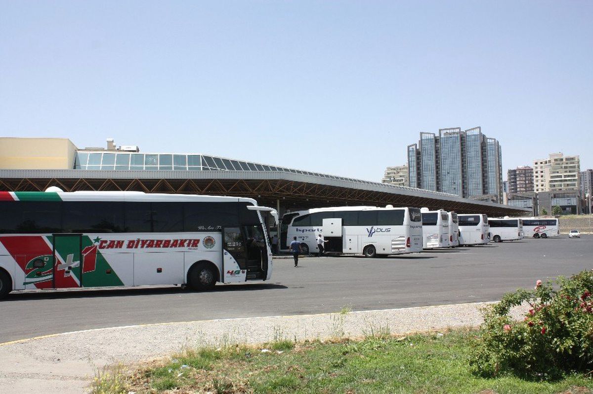 Diyarbakır Otogarı'nda Ramazan Bayramı yoğunluğu