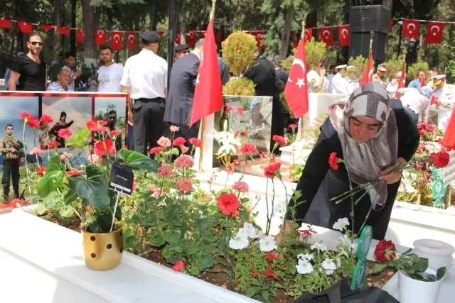 Şehit annesinin bayram acısı: Şehit annesinin bayram acısı: