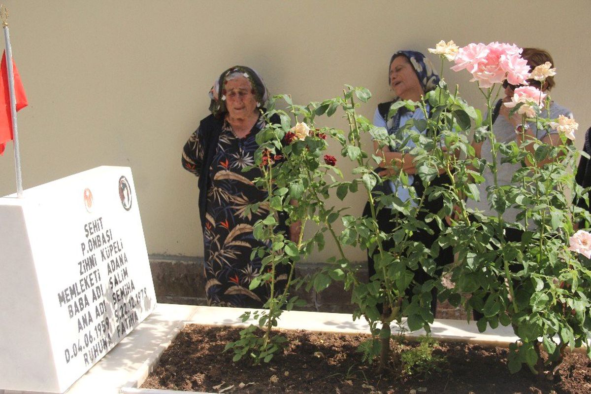 Şehit teyzesinin ağıdı herkesi ağlattı
