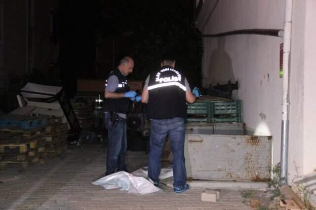 Yük asansörü ile duvar arasına sıkışan işçi feci şekilde can verdi