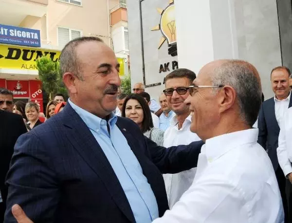 Bakan Çavuşoğlu, bayrama baba ocağında girdi (2) Bakan Çavuşoğlu, bayrama baba ocağında girdi (2)
