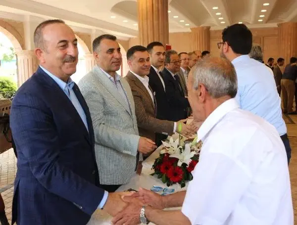 Bakan Çavuşoğlu, bayrama baba ocağında girdi (2) Bakan Çavuşoğlu, bayrama baba ocağında girdi (2)