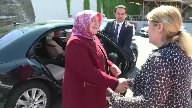 Bakan Selçuk huzurevini ziyaret etti - İSTANBUL Bakan Selçuk huzurevini ziyaret etti - İSTANBUL