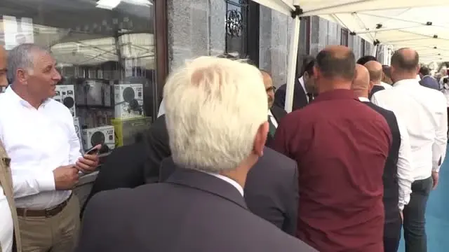 Bakan Turhan, vatandaşlarla bayramlaştı Bakan Turhan, vatandaşlarla bayramlaştı