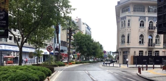 Bayram tatiliyle İzmir'de sokaklar bomboş kaldı
