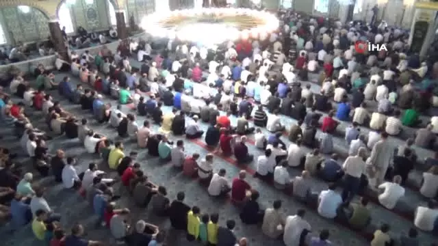 Elazığ'da bayram namazında camiler doldu Elazığ'da bayram namazında camiler doldu