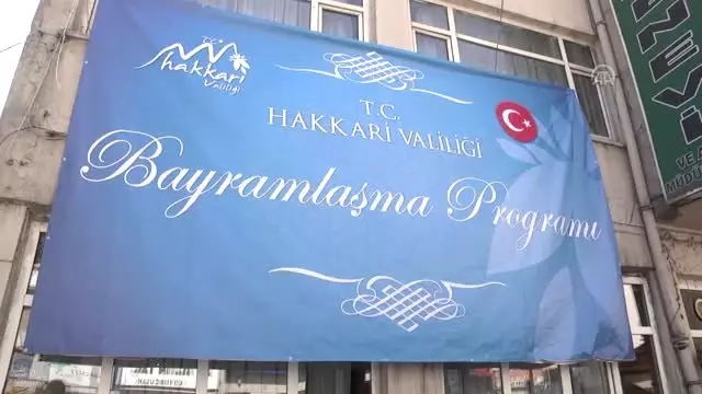 Hakkari'de bayramlaşma töreni Hakkari'de bayramlaşma töreni