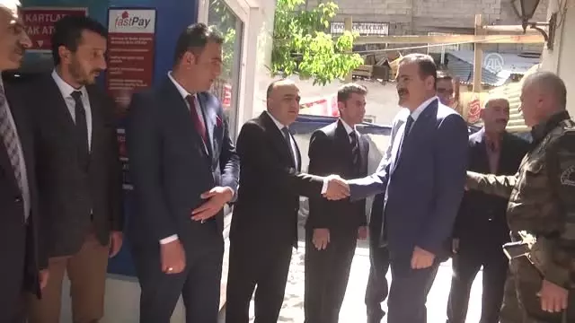 Hakkari'de bayramlaşma töreni Hakkari'de bayramlaşma töreni