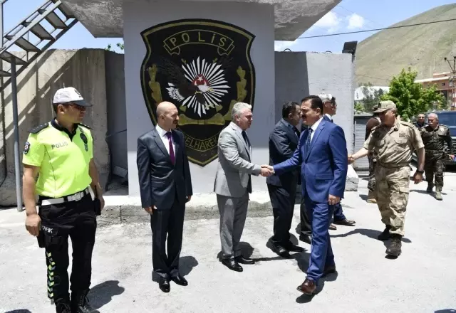 Hakkari'de resmi bayramlaşma töreni