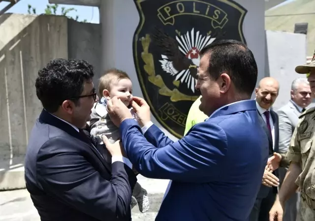 Hakkari'de resmi bayramlaşma töreni Hakkari'de resmi bayramlaşma töreni