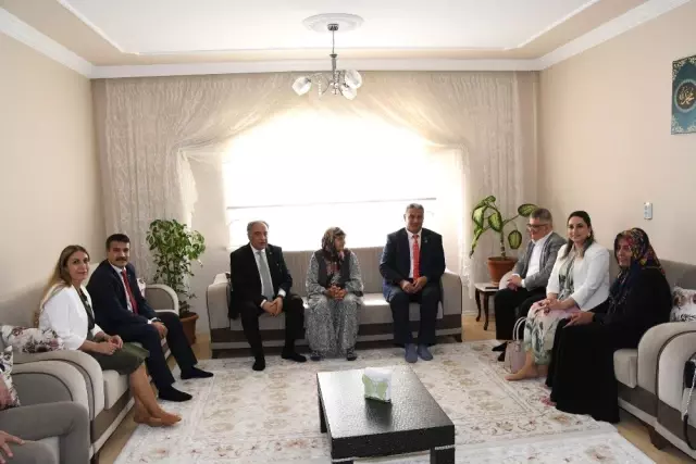 İl protokolünden şehit aileleri ve gazilere bayram ziyareti