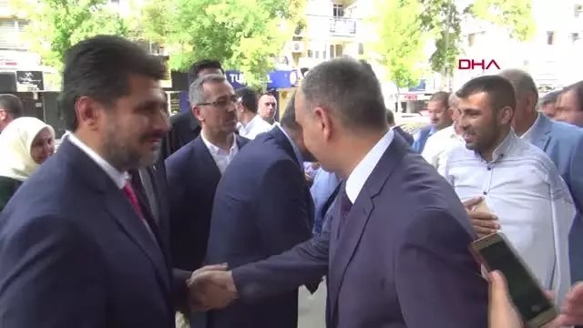 KAHRAMANMARAŞ AK Partili Ünal CHP ile ortak canlı yayın için bayramdan hemen sonra bir temas... KAHRAMANMARAŞ AK Partili Ünal CHP ile ortak canlı yayın için bayramdan hemen sonra bir temas...