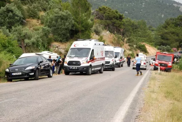 Mersin'de trafik kazası: 10 yaralı