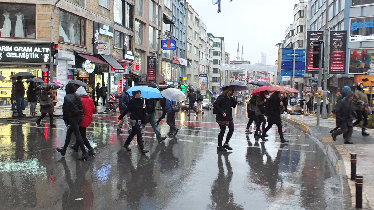 Meteoroloji'den son dakika uyarısı: İstanbul ve bazı illerde yağış bekleniyor