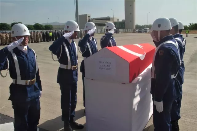Şehit Uzman Onbaşının naaşı memleketine uğurlandı Şehit Uzman Onbaşının naaşı memleketine uğurlandı