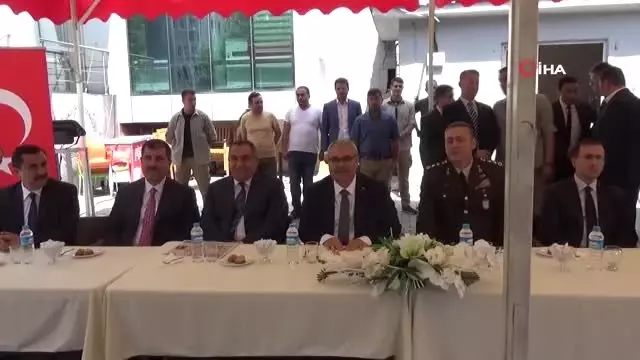 Vali Gündüzöz: 'Terör örgütü bu yıl bitecek. Teröristleri böcek gibi ezeceğiz' Vali Gündüzöz: 'Terör örgütü bu yıl bitecek. Teröristleri böcek gibi ezeceğiz'