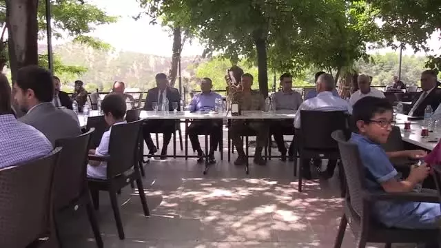 Vali Tuncay Sonel: 'Tunceli'de terörist sayısı 600'lerden 70'lere düştü' Vali Tuncay Sonel: 'Tunceli'de terörist sayısı 600'lerden 70'lere düştü'