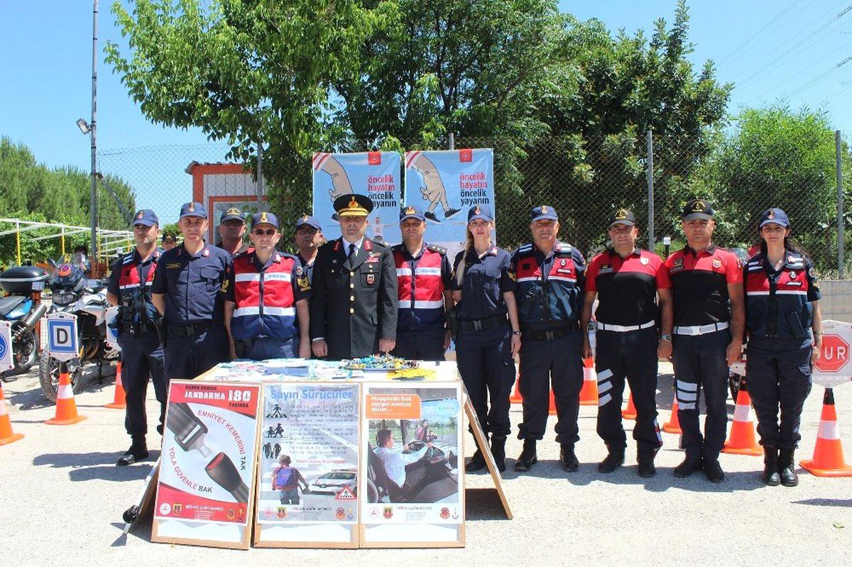 İl Jandarma Komutanı Aktemur'dan emniyet kemeri denetimi