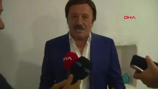 İZMİR Selami Şahin Çeşme'de tatilcileri coşturdu