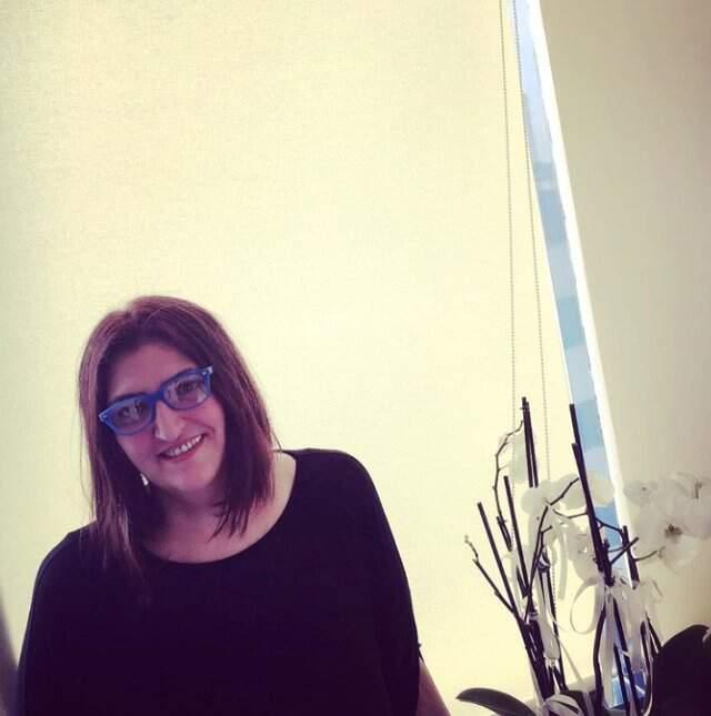Oyuncu Dilara Tor, cep telefonu çalarken yakalandı