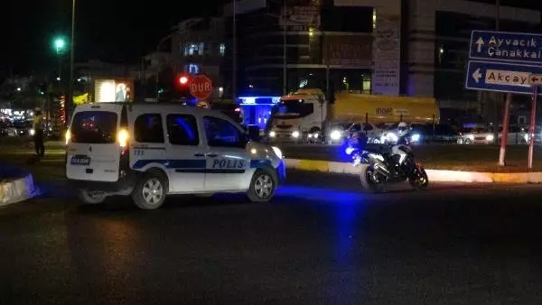 Akcay Arac Girislerine Kapatildi Balikesir