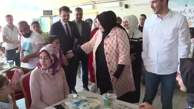 Bakan Selçuk: 'Çocuklarımızı aile ortamına kavuşturmayı hedefledik' Bakan Selçuk: 'Çocuklarımızı aile ortamına kavuşturmayı hedefledik'
