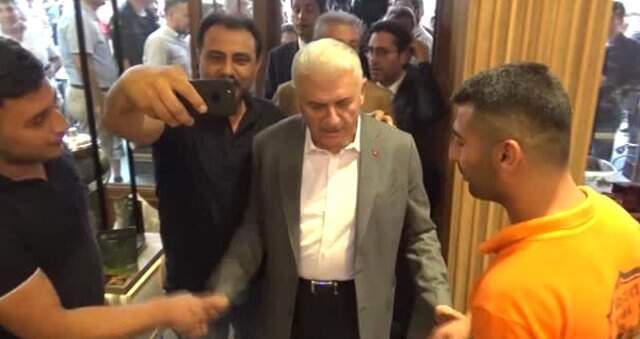 Binali Yıldırım'ın Diyarbakır ziyaretinde dikkat çeken sözler: Kürt kardeşlerin seni başkan yapacak