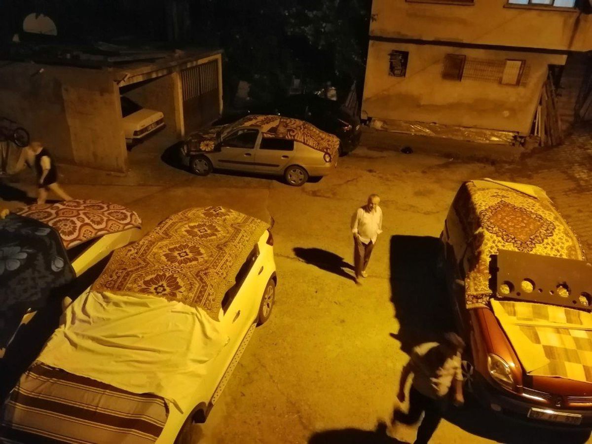 Dolu uyarısına karşı halılı kilimli önlem