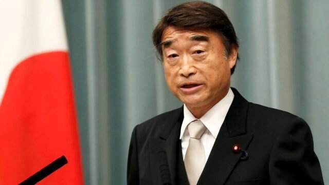 Japon Çalışma Bakanı: Kadınlar işe topuklu ayakkabıyla gitmeli