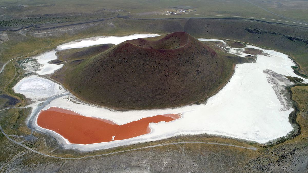 Meke Gölü'ndeki şaşırtan görüntü için açıklama geldi