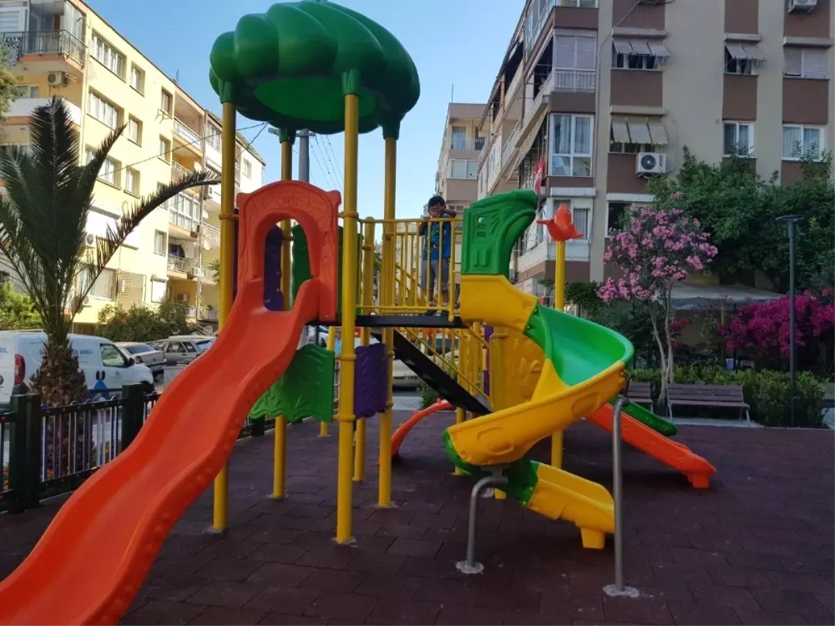 Konak'ın parkları yenileniyor