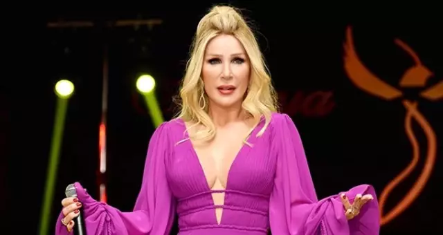Seda Sayan, verdiği cesur pozla genç kızlara taş çıkarttı