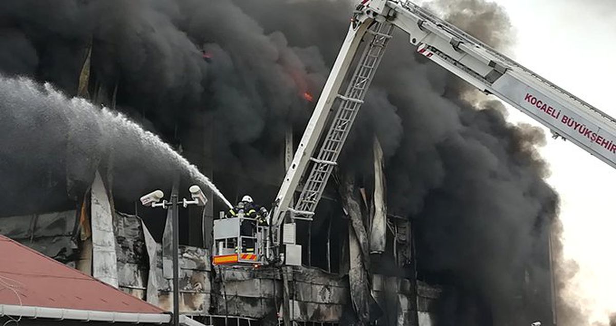 Kocaeli'de yanan tekstil fabrikasından acı haber geldi: 5 ölü