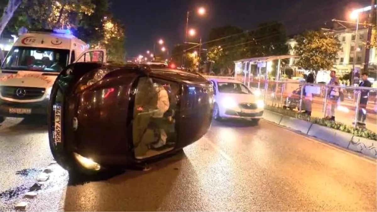 Taksiye çarpan otomobil devrildi