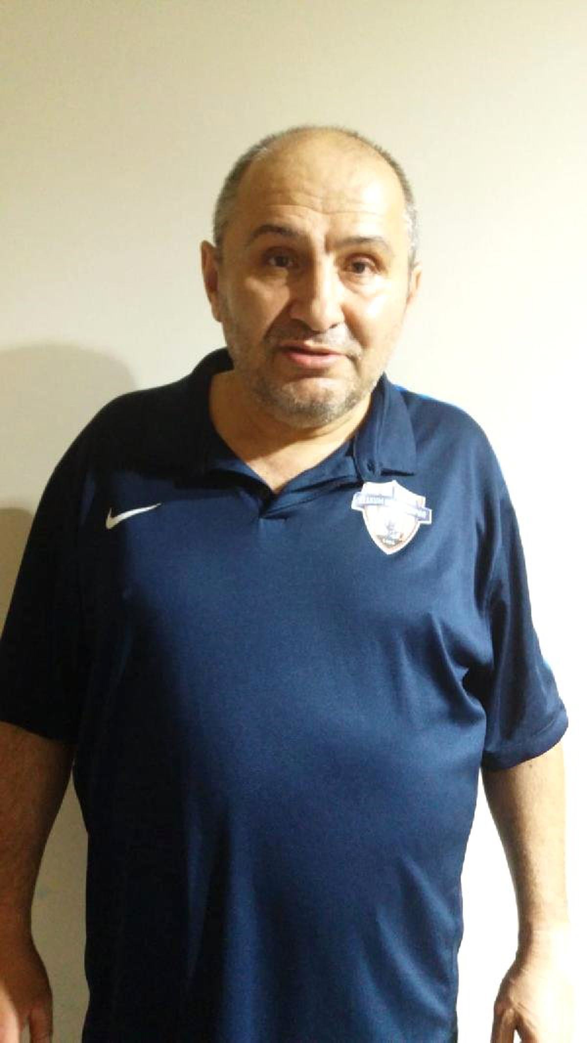 Ağır yaraladığı eşini hastanede öldürmeye gelen şüpheli silahıyla yakalandı
