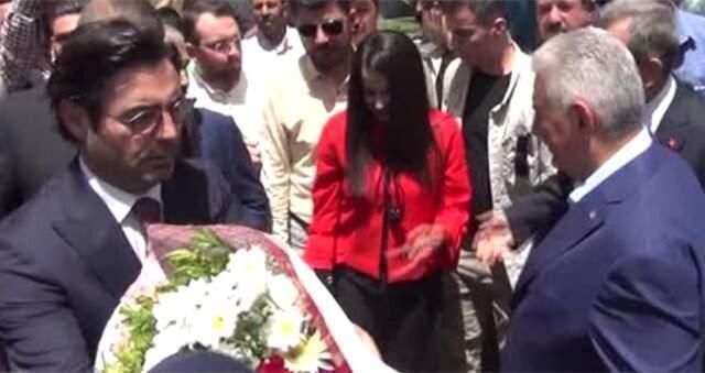 Binali Yıldırım, Şanlıurfa ziyaretinde 'Urfalıyam Ezelden' türküsünü seslendirdi