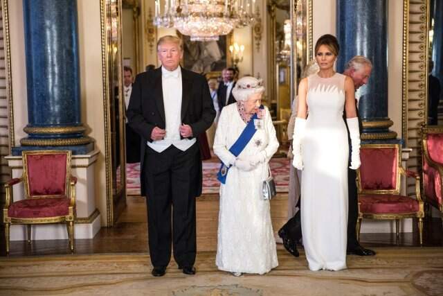 Donoald Trump'ın eşi Melania Trump göbeğiyle olay oldu
