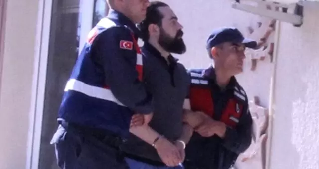 FETÖ firarisi eski yüzbaşı çalılıkların arasında yakalandı FETÖ firarisi eski yüzbaşı çalılıkların arasında yakalandı