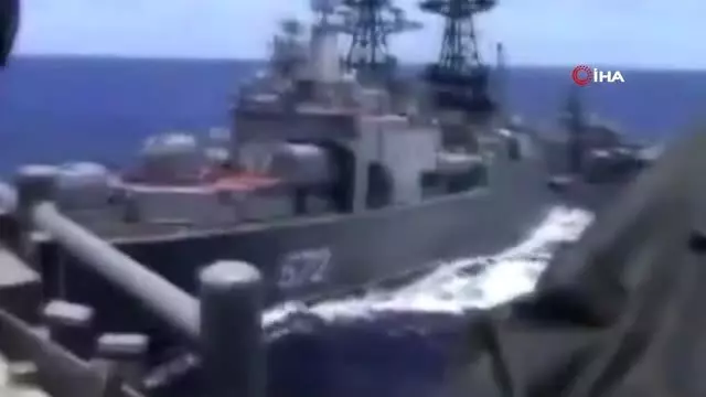 Güney Çin Denizi'nde tehlikeli yakınlaşma! ABD ve Rus savaş gemileri karşı karşıya geldi Güney Çin Denizi'nde tehlikeli yakınlaşma! ABD ve Rus savaş gemileri karşı karşıya geldi