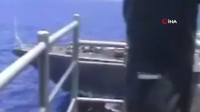 Güney Çin Denizi'nde tehlikeli yakınlaşma! ABD ve Rus savaş gemileri karşı karşıya geldi Güney Çin Denizi'nde tehlikeli yakınlaşma! ABD ve Rus savaş gemileri karşı karşıya geldi