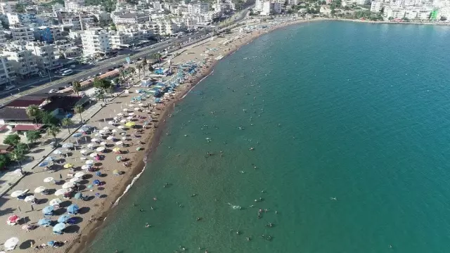 Mersin sahilleri doldu taştı Mersin sahilleri doldu taştı