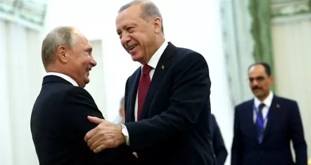 Putin'den Cumhurbaşkanı Erdoğan'a övgü dolu sözler: Delikanlı gibi Putin'den Cumhurbaşkanı Erdoğan'a övgü dolu sözler: Delikanlı gibi