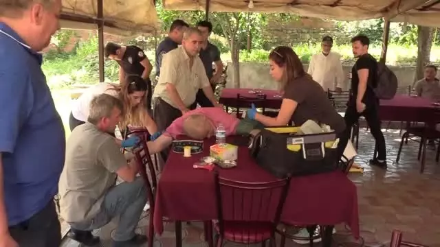 Bursa'da çay bahçesinde maganda dehşeti! Bursa'da çay bahçesinde maganda dehşeti!