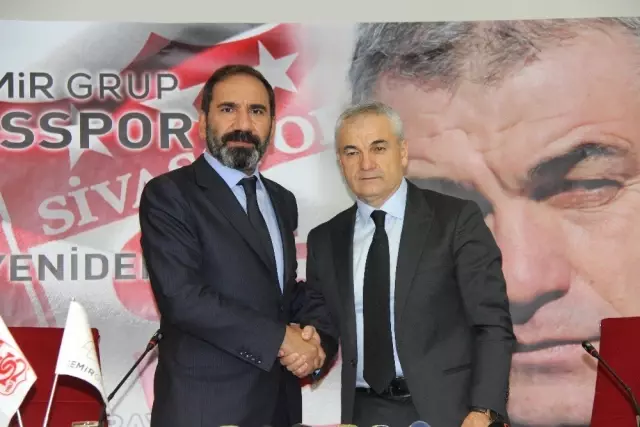 Sivasspor, Rıza Çalımbay ile sözleşme imzaladı Sivasspor, Rıza Çalımbay ile sözleşme imzaladı